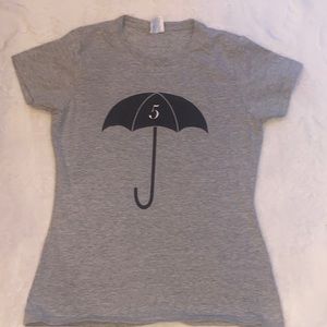 umbrella academy tee shirt size small